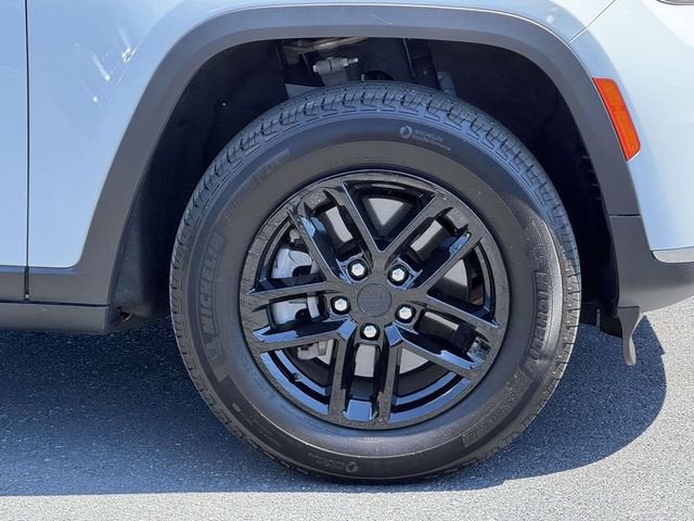 2024 Jeep Grand Cherokee L Laredo 4x4