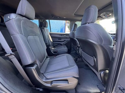 2024 Jeep Grand Cherokee L Laredo X 4x4