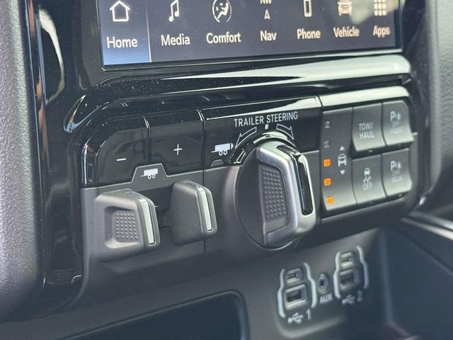 2023 RAM 1500 Laramie Crew Cab 4x4 5'7" Box