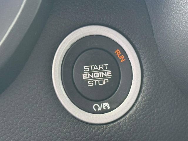 2023 RAM 1500 Laramie Crew Cab 4x4 5'7" Box