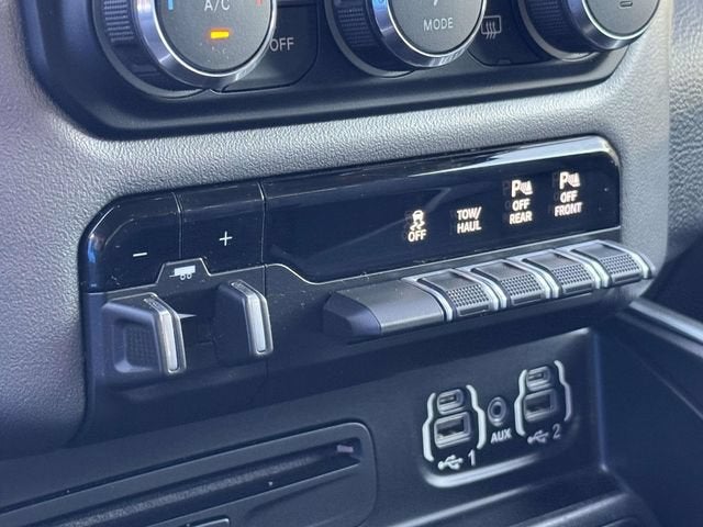 2019 RAM 1500 Big Horn/Lone Star Crew Cab 4x4 6'4" Box