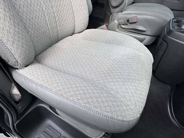 2025 Chevrolet Express Passenger 1LT