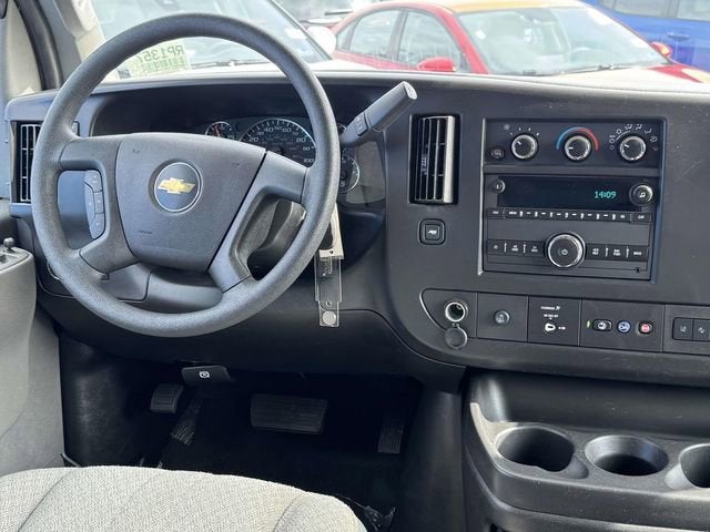 2025 Chevrolet Express Passenger 1LT