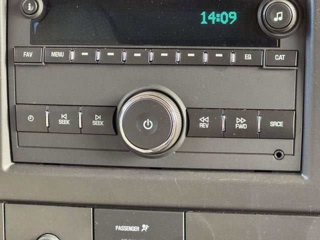 2025 Chevrolet Express Passenger 1LT