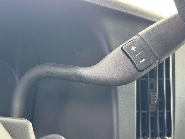 2025 Chevrolet Express Passenger 1LT