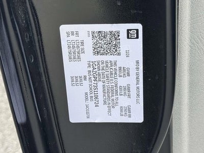 2025 Chevrolet Express Passenger 1LT