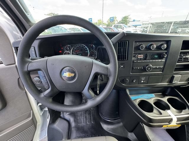 2026 Chevrolet Express Cutaway 3500 1WT