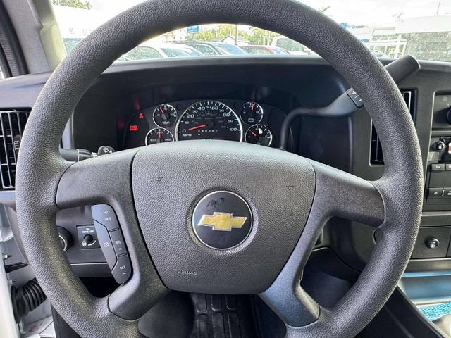 2026 Chevrolet Express Cutaway 3500 1WT