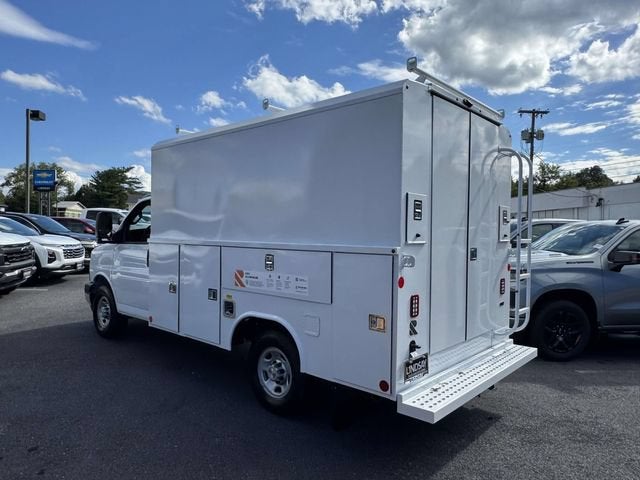 2026 Chevrolet Express Cutaway 3500 1WT