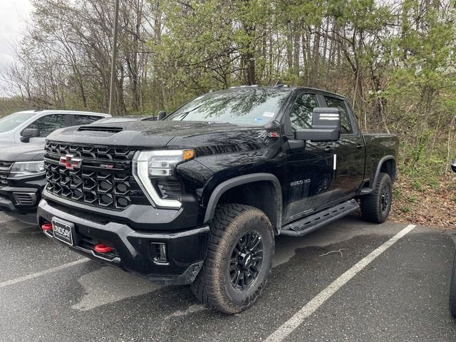 2026 Chevrolet Silverado HD ZR2 4WD Crew Cab Standard Box's photo