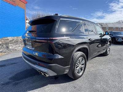 2025 Chevrolet Traverse LT