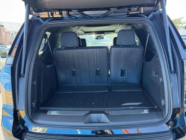 2027 Chevrolet Suburban Z71 - Photo 10