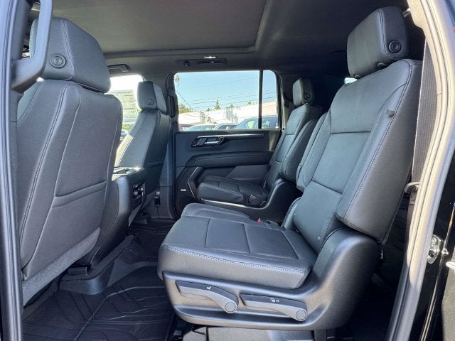 2027 Chevrolet Suburban Z71 - Photo 11