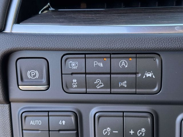 2027 Chevrolet Suburban Z71 - Photo 19