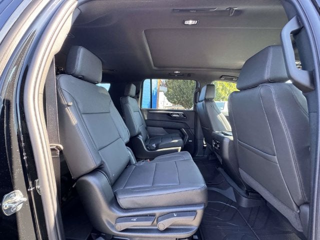 2027 Chevrolet Suburban Z71 - Photo 9