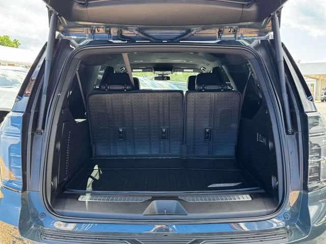 2025 Chevrolet Suburban RST
