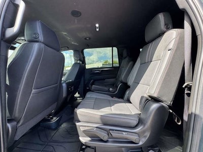 2025 Chevrolet Suburban RST