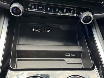 2025 Chevrolet Suburban RST