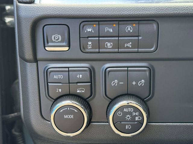 2025 Chevrolet Suburban RST