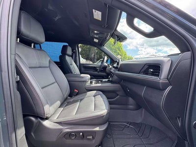 2025 Chevrolet Suburban RST