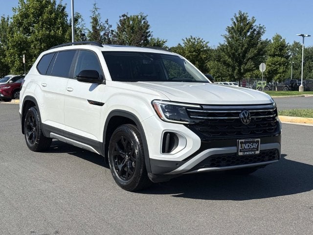 2024 Volkswagen Atlas 2.0T Peak Edition SEL