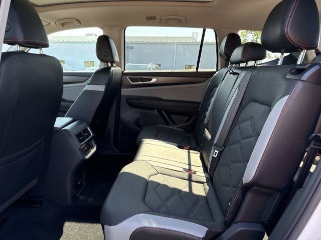 2024 Volkswagen Atlas 2.0T Peak Edition SEL