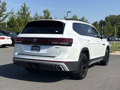 2024 Volkswagen Atlas 2.0T Peak Edition SEL