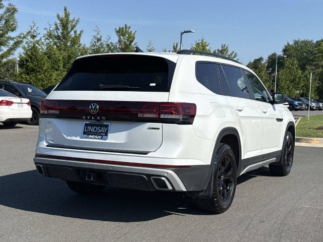 2024 Volkswagen Atlas 2.0T Peak Edition SEL