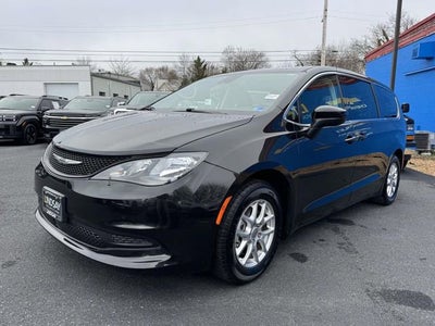 2023 Chrysler Voyager LX