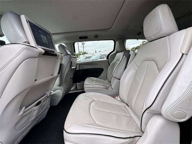 2018 Chrysler Pacifica Hybrid Limited