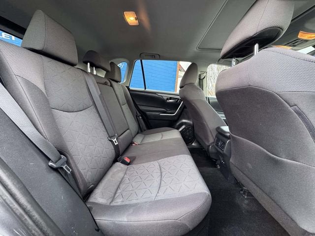 2020 Toyota RAV4 Hybrid XLE