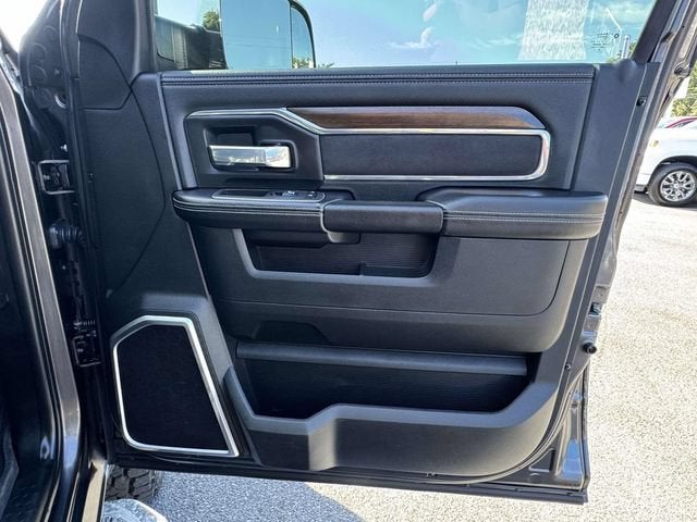 2022 RAM 3500 Laramie Crew Cab 4x4 6'4" Box