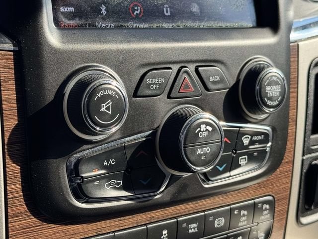 2018 RAM 2500 Laramie Crew Cab 4x4 6'4" Box
