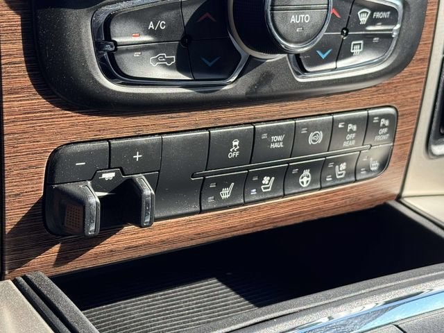 2018 RAM 2500 Laramie Crew Cab 4x4 6'4" Box
