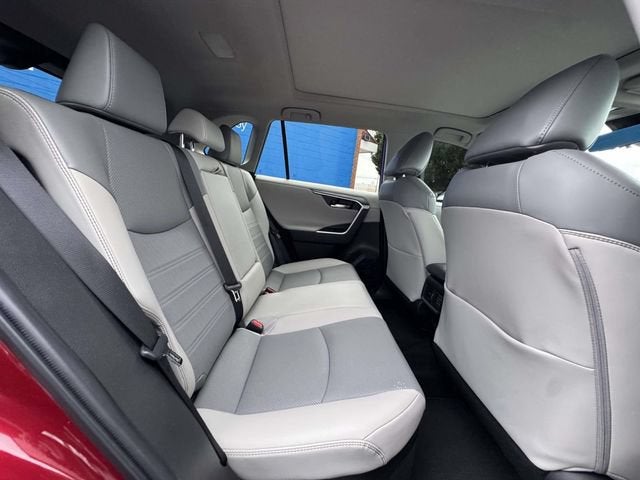 2022 Toyota RAV4 Limited - Photo 10