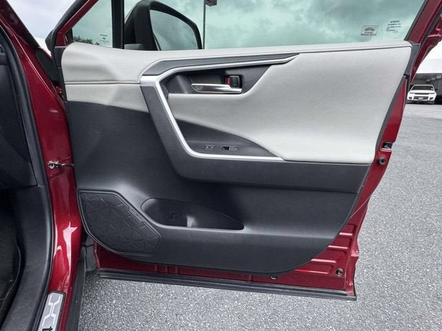 2022 Toyota RAV4 Limited - Photo 8