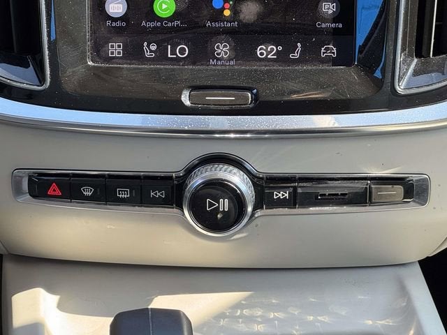 2024 Volvo S60 Core Dark Theme