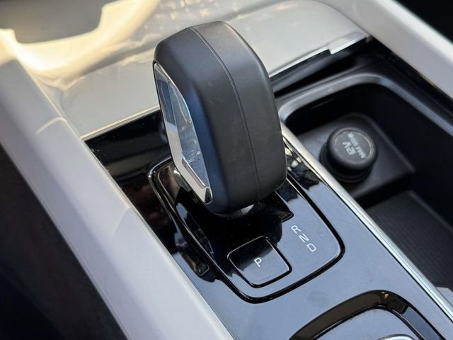 2024 Volvo S60 Core Dark Theme