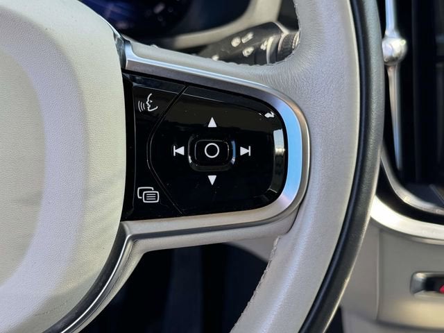 2024 Volvo S60 Core Dark Theme