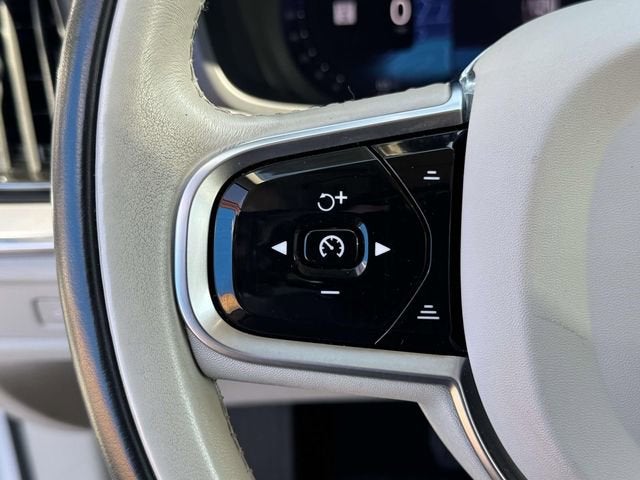 2024 Volvo S60 Core Dark Theme