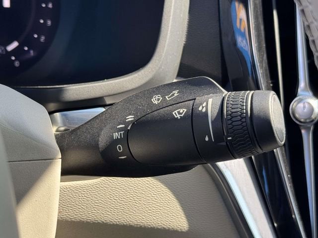 2024 Volvo S60 Core Dark Theme