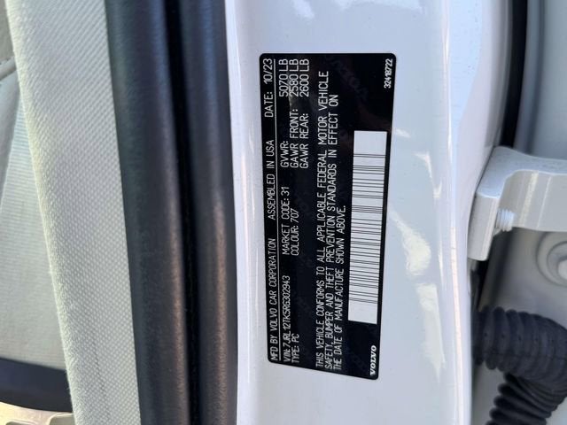 2024 Volvo S60 Core Dark Theme