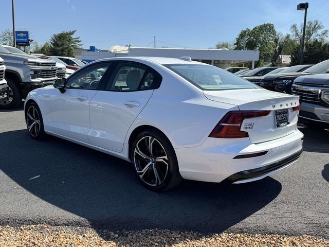 2024 Volvo S60 Core Dark Theme