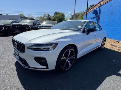 2024 Volvo S60 Core Dark Theme