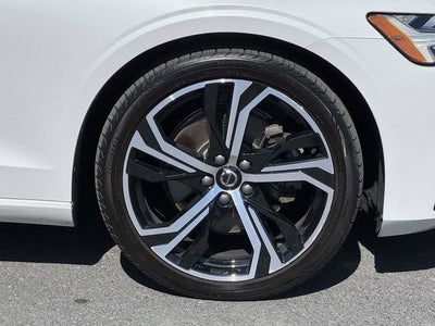 2024 Volvo S60 Core Dark Theme