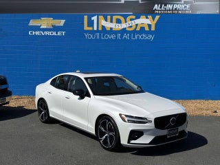 2024 Volvo S60 Core Dark Theme