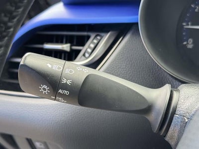 2022 Toyota C-HR XLE