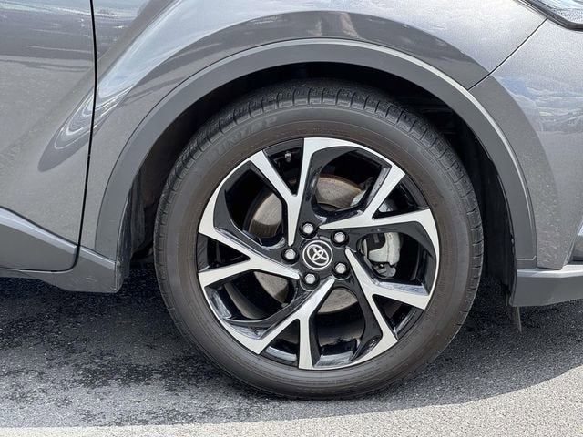 2022 Toyota C-HR XLE