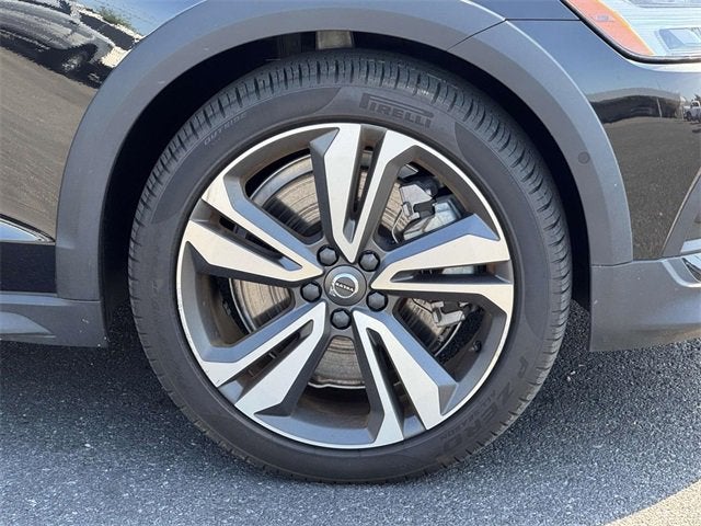 2023 Volvo V60 Cross Country Plus